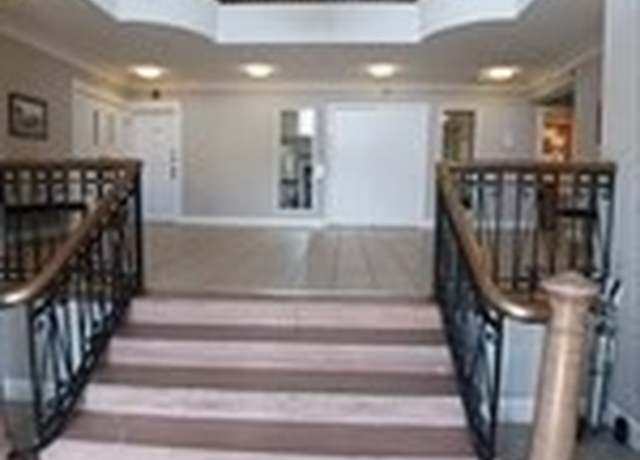 Property at 285 Lynn Shore Dr #205, Lynn, MA 01902, 1 bed, 1 bath