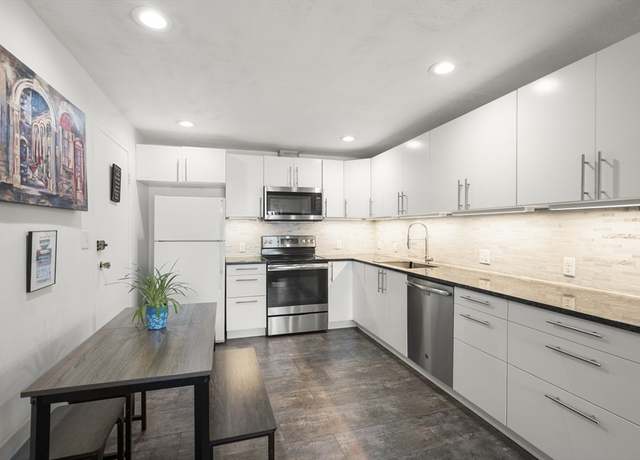 Property at 51 Warren St Unit 2-2, Waltham, MA 02453, 2 beds, 1 bath