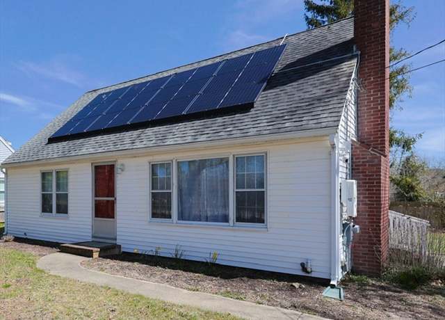 Property at 885 Sandwich Rd, Falmouth, MA 02536, 4 beds, 1 bath