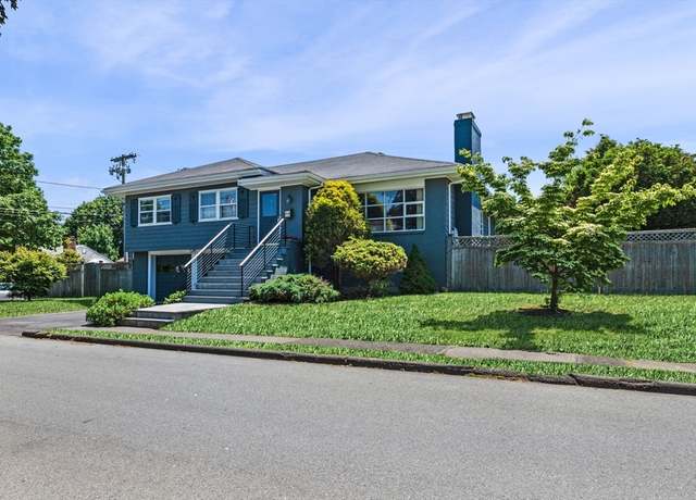 Property at 2 Arlyn Rd, Marblehead, MA 01945, 5 beds, 3 baths