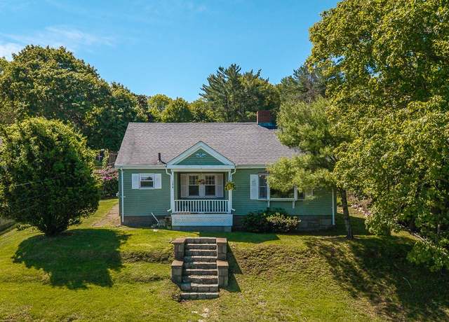 Property at 154 Essex Ave, Gloucester, MA 01930, 2 beds, 1.5 baths
