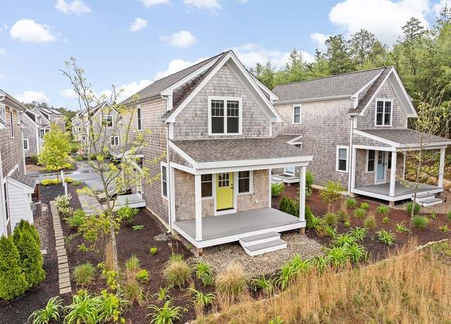Property at 3 Stargaze Ln, Plymouth, MA 02360, 2 beds, 1.5 baths