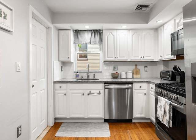 Property at 5 Hinckley St #2, Somerville, MA 02145, 2 beds, 1 bath