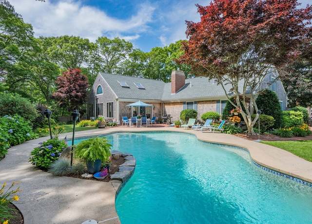 Property at 5 Sachem Dr, Barnstable, MA 02632, 3 beds, 2.5 baths