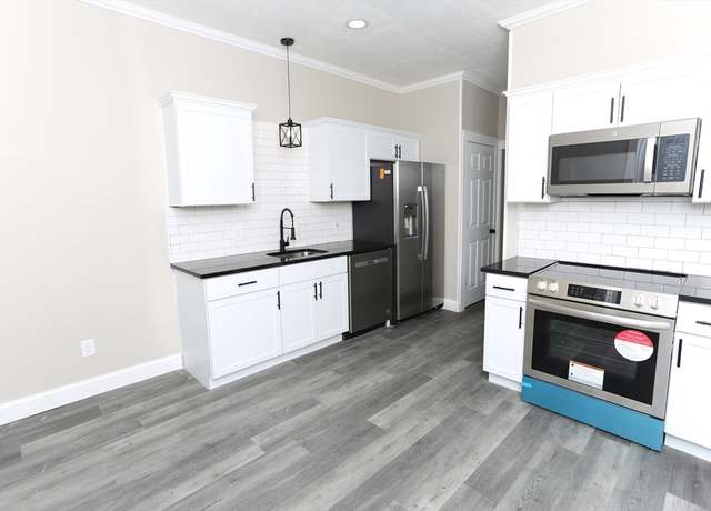 Property at 526 Pleasant St Unit E, Holyoke, MA 01040, 2 beds, 1 bath