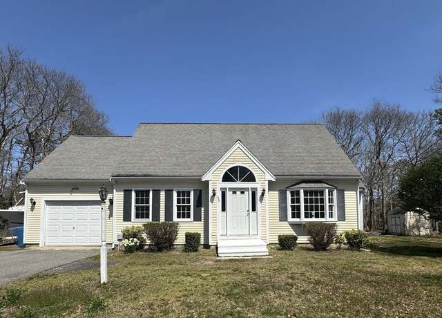 Property at 136 Ashumet Rd, Falmouth, MA 02536, 3 beds, 2.5 baths