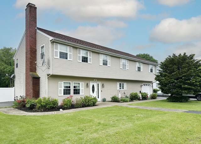Property at 126 Lake St, Shrewsbury, MA 01545, 4 beds, 3 baths