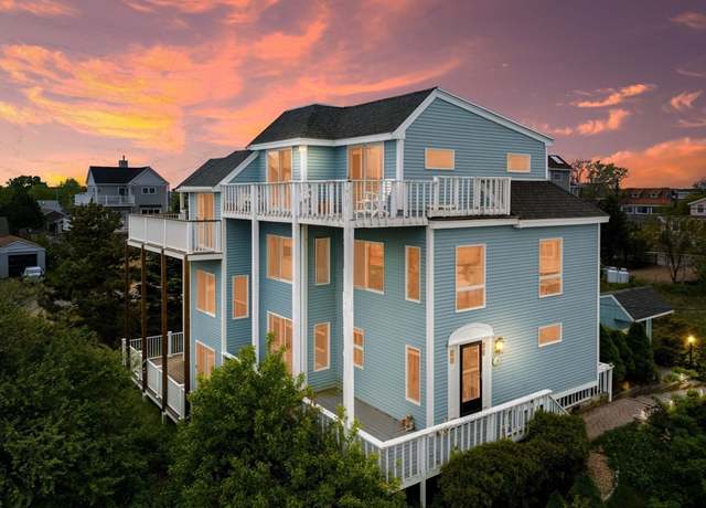 Property at 10 61st St #10, Newburyport, MA 01950, 3 beds, 2.5 baths