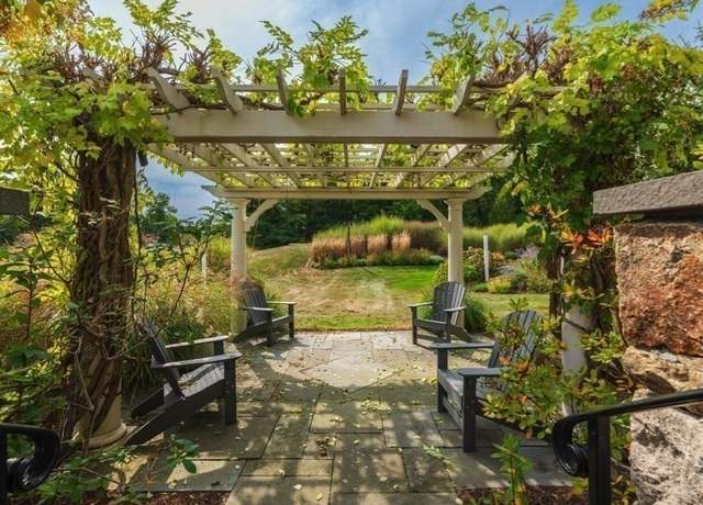 Property at 71 Clubhouse Dr, Hingham, MA 02043, 3 beds, 4.5 baths