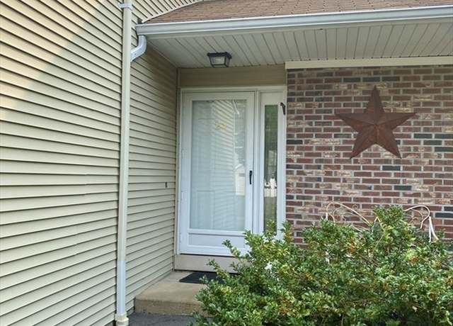 Property at 26 Chapman Pl #26, Leominster, MA 01453, 2 beds, 1.5 baths