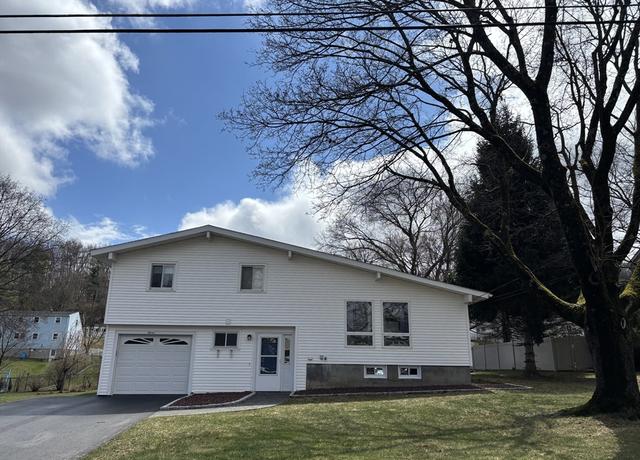 Property at 7 Erie Dr, Hudson, MA 01749, 4 beds, 2 baths