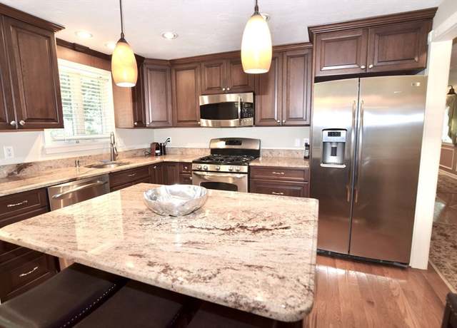 Property at 80 Pine Hill Blvd #80, Mashpee, MA 02649, 2 beds, 2.5 baths