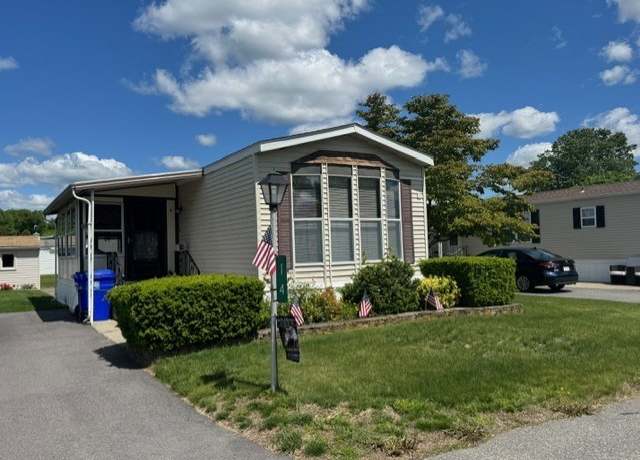 Property at 14 Ipswich Dr #14, Taunton, MA 02780, 2 beds, 1 bath