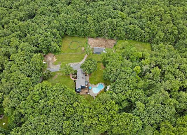Property at 28-R Pammys Path, Easton, MA 02356, 5 beds, 4 baths