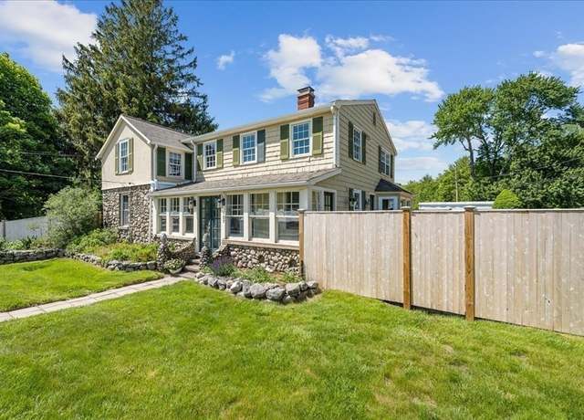 Property at 127 Main St, Norwell, MA 02061, 4 beds, 2 baths