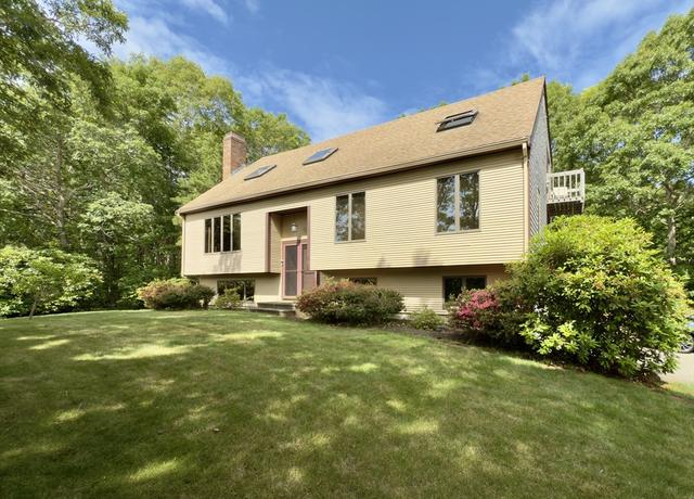 Property at 5 Oakwood Dr, Bourne, MA 02562, 3 beds, 3 baths
