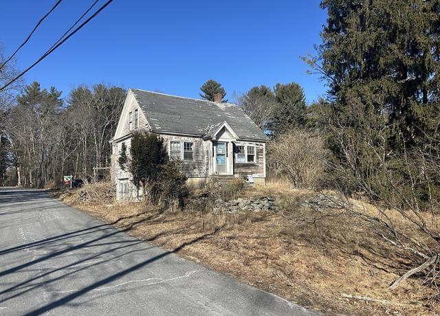 Property at 186 Lincoln Street Ext, Norton, MA 02766, 3 beds, 1.5 baths