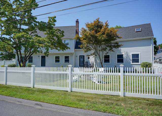 Property at 19 Mohawk Rd, Burlington, MA 01803, 5 beds, 3.5 baths
