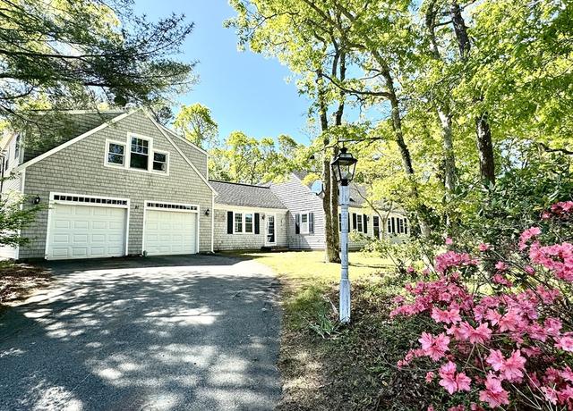 Property at 91 Hitching Post Ln, Barnstable, MA 02632, 3 beds, 2 baths
