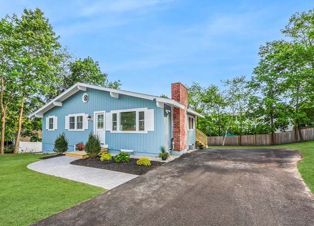 Property at 1 Knowlton Rd, Nashua, NH 03063, 3 beds, 1.5 baths