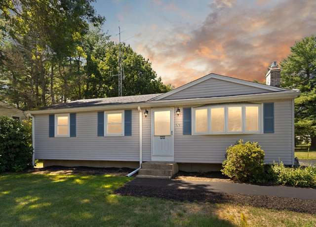 Property at 525 Elm St, Mansfield, MA 02048, 3 beds, 1 bath