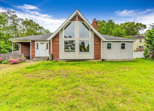Property at 94 Lakeshore Dr, Bellingham, MA 02019, 3 beds, 3 baths