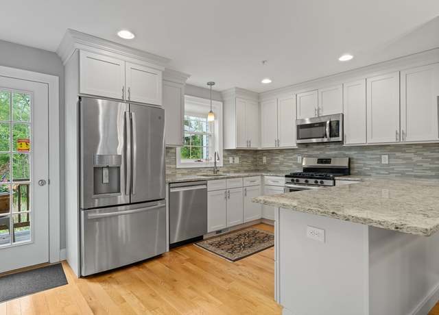 Property at 2 Heron Way Unit B, Salisbury, MA 01952, 2 beds, 1.5 baths