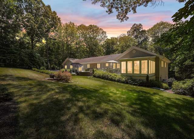 Property at 420 Chestnut St, Seekonk, MA 02771, 4 beds, 3.5 baths