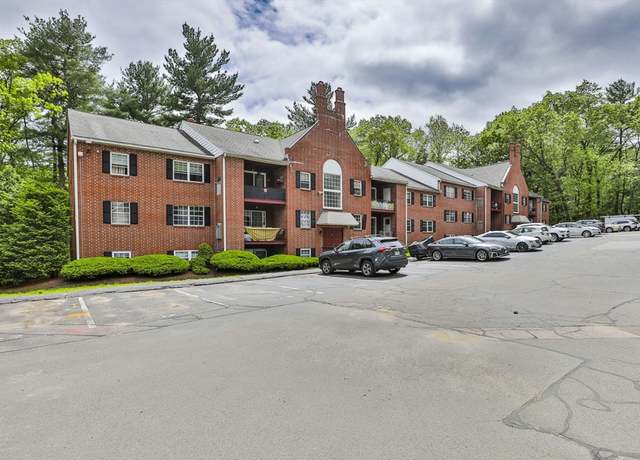 Property at 1 Louisburg Sq #5, Nashua, NH 03060, 2 beds, 1.5 baths