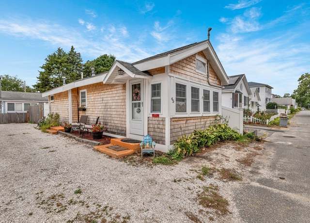Property at 45 Pleasant St, Wareham, MA 02571, 1 bed, 1 bath
