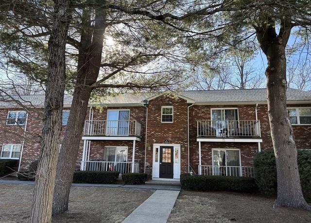 Property at 18 Kingswood Dr Unit E8, Abington, MA 02351, 1 bed, 1 bath