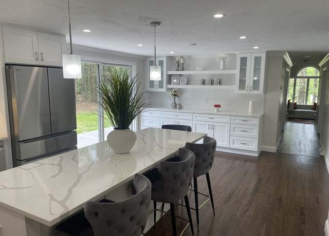 Property at 47 Woodcock Ln, Marlborough, MA 01752, 4 beds, 2.5 baths