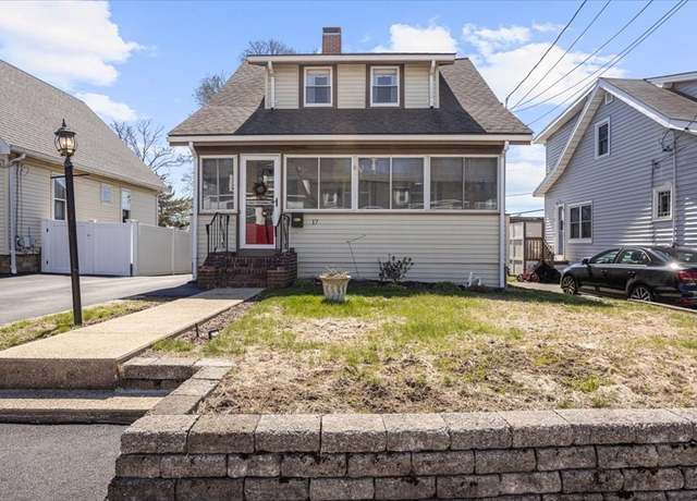 Property at 17 Trefton Dr, Braintree, MA 02184, 2 beds, 1.5 baths
