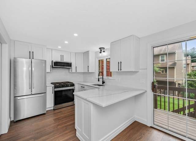 Property at 123 Heritage Dr #123, Tewksbury, MA 01876, 2 beds, 1.5 baths