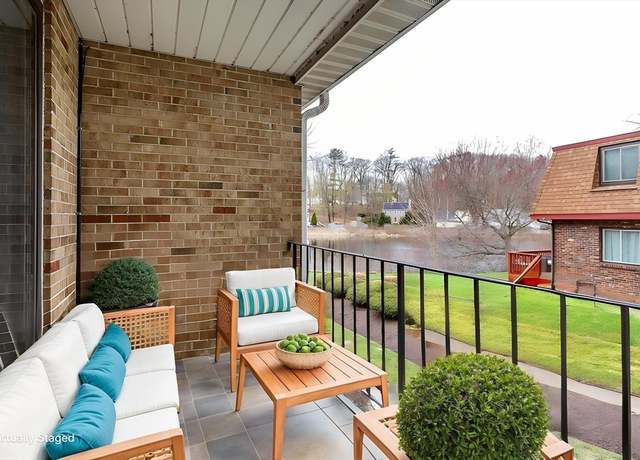 Property at 194 Washington St Unit J, Canton, MA 02021, 2 beds, 2.5 baths