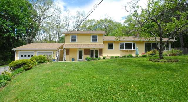 Photo of 15 Sunnyside Ln, Lincoln, MA 01773