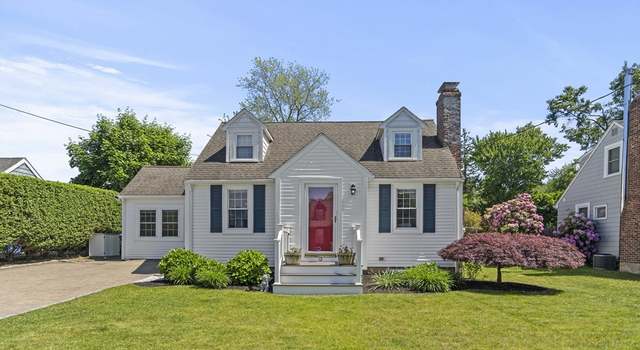Photo of 12 Willow St, Wakefield, MA 01880