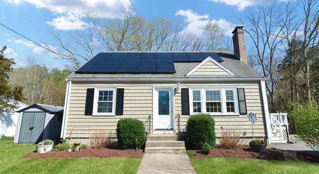 Photo of 4 Brookside Dr, Foxboro, MA 02035