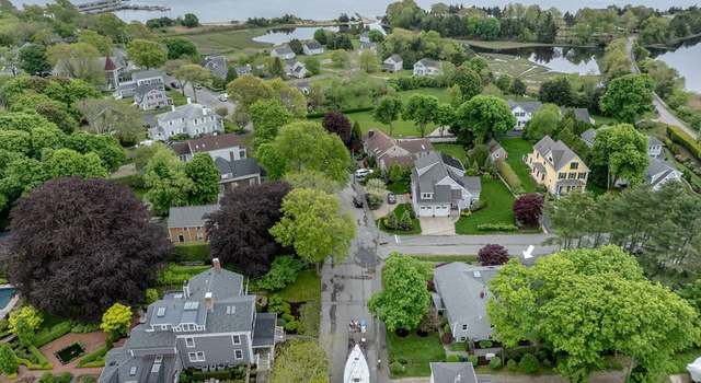 Photo of 31 Main St, Mattapoisett, MA 02739