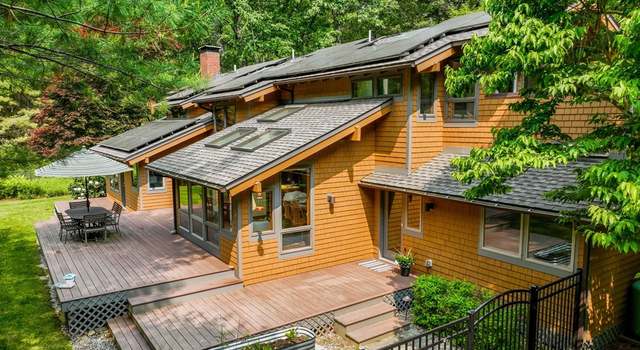 Photo of 343 Russell St, Carlisle, MA 01741