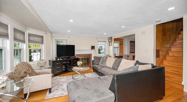 Photo of 17 Breakheart Rd, Saugus, MA 01906