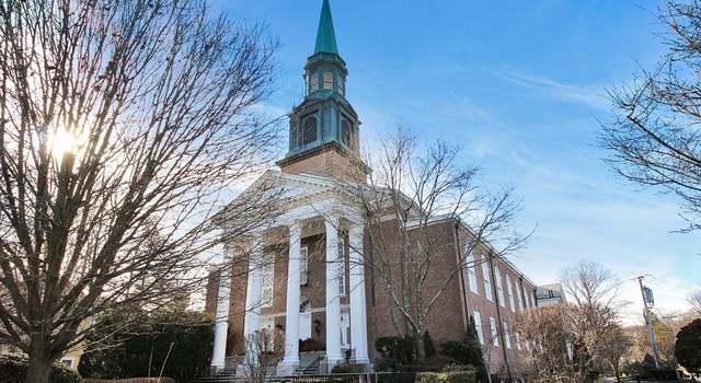 Photo of 391 Walnut St #4, Newton, MA 02460