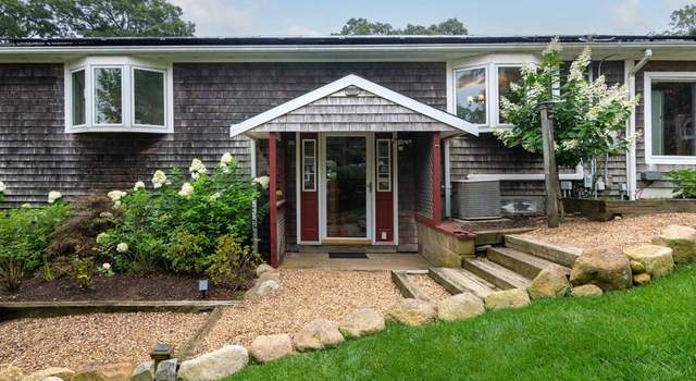 Photo of 193 Franklin Ter, Tisbury, MA 02568