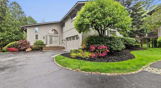 Photo of 25 Laurus Ln, Newton, MA 02459