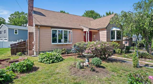Photo of 4 Merrow Ln, Stoneham, MA 02180