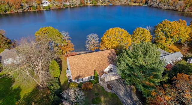 Photo of 119 Pond View Dr, Barnstable, MA 02632