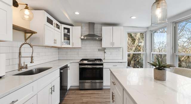 Photo of 34 Banks Ter, Swampscott, MA 01907