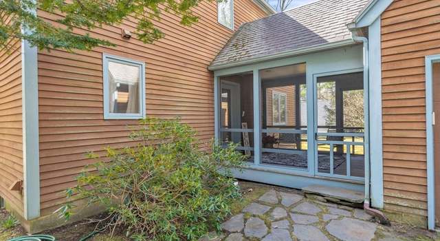 Photo of 14 Indian Pipe Ln, Amherst, MA 01002