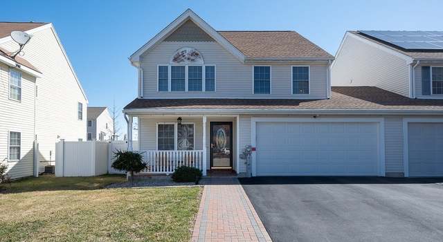 Photo of 18 Angela Rose Ln, Worcester, MA 01604