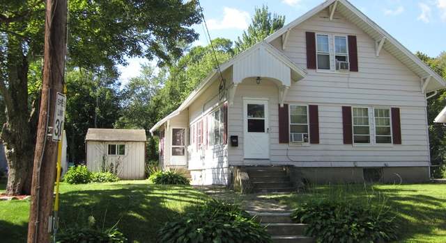 Photo of 8 Woodland Rd, Auburn, MA 01501